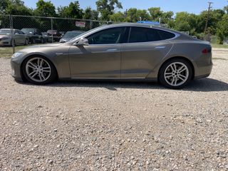 2015 Tesla Model S - Exterior Side Driver Image